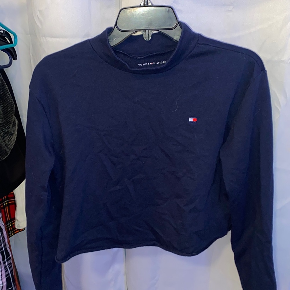 navy blue crop top